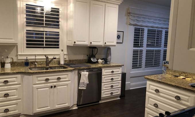 St. Simons Island House | Large Family Friendly House 10 minutes from the beach