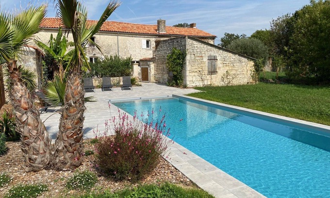 Lucon House | Large family home with swimming pool, sleeps 14 to 17, near Vendée beaches