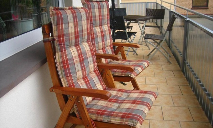 Polle Apartment | Large flat in Polle with garden and barbecue