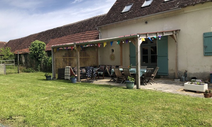 Flere-la-Riviere Villa | Large Gîte in the countryside. Find peace and quiet here.