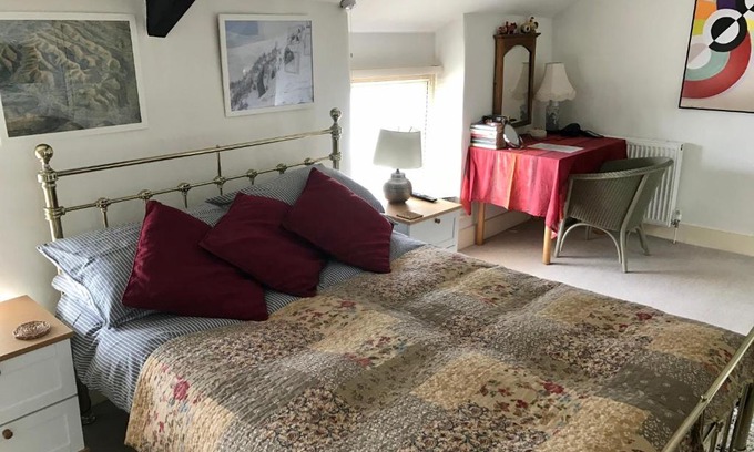 Abergavenny Bed & Breakfast | Large guest room in stylish Georgian town house