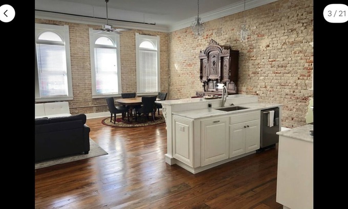 Crowley Apartment | Large Historic downtown apartment with a view