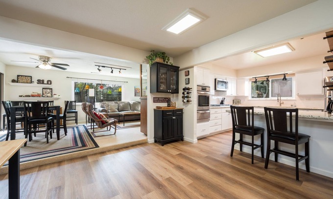 San Luis Obispo House | Large home close to Downtown, Hiking, CalPoly, Beaches, Wineries, Shopping