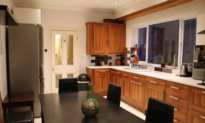 Derby House | Large House|FREE Parking |7 Beds