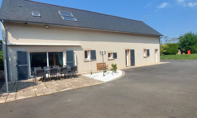 Commes House | Large house ☀ garden ☀ near the landing beaches