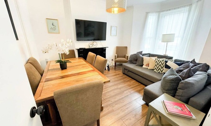 Bromley South House | Large house in Central London