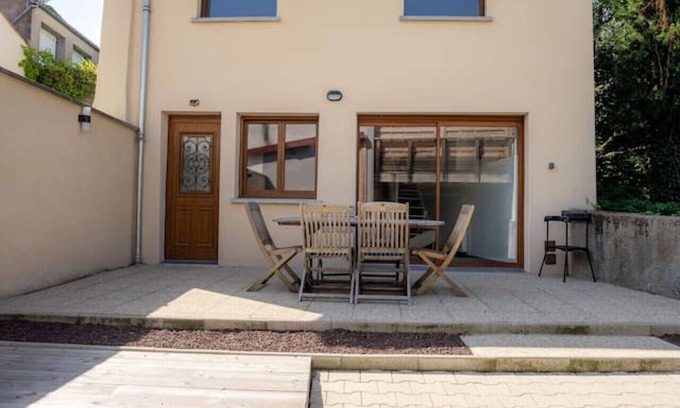 Saint-Sandoux House | Large house with terrace