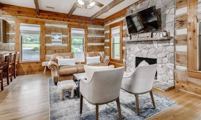 Terrell Cabin | Large, Lakefront Luxury Cabin on Lake Norman