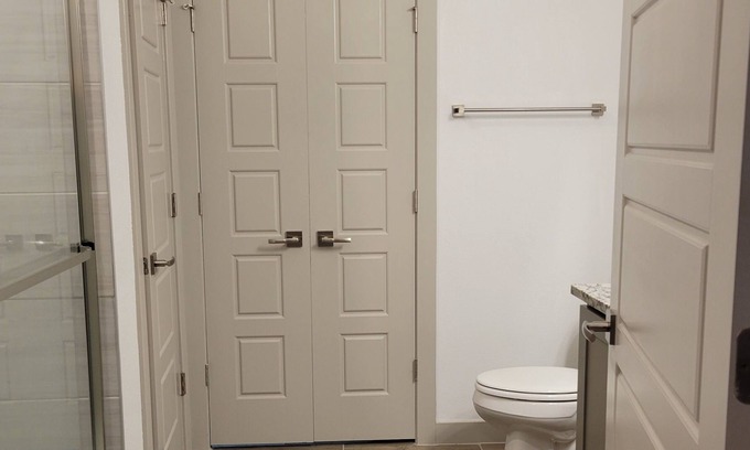 El Paso Apartment | Large Luxury 2/Bed 2/Bath Close to UTEP. Every Amenity!