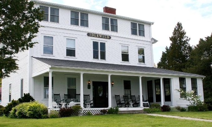 Manomet House | Large Manomet Beach home! Family, friends, and fun!