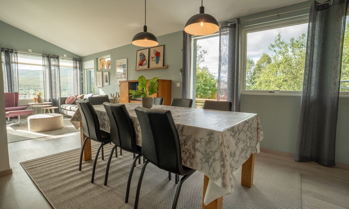 Tromso House | Large modern house, perfect for Northern lights chasing