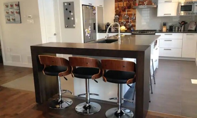 Greenfield Park Cottage | Large modern house with open concept, a/c, heated swimming pool, large garden.