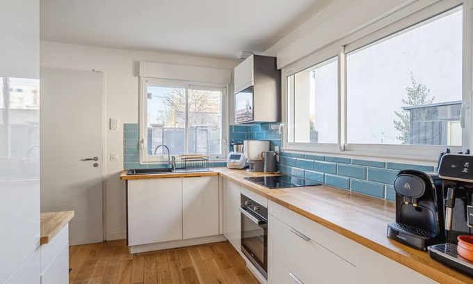 Bagnolet House | Large modern new house in Bagnolet - Welkeys