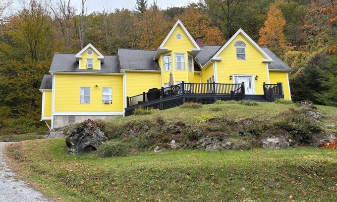West Stockbridge House | Large Mountaintop Retreat in the Berkshires