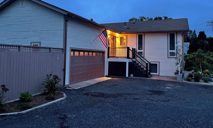 Saunderstown House | Large Narragansett Ranch that’s been completely renovated as a modern showpiece