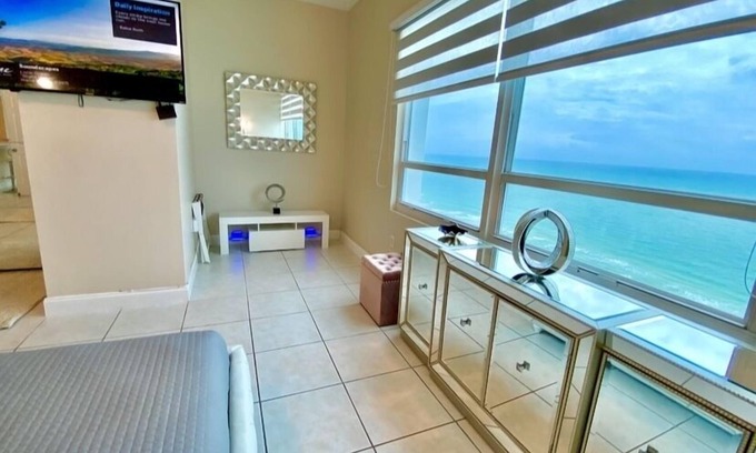 Mid Beach Apartment | Large Ocean front Penthouse