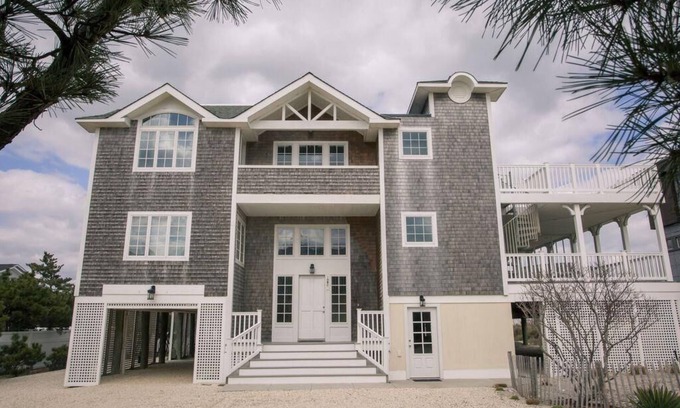 Loveladies House | Large Ocean Side Home with Beautiful Views