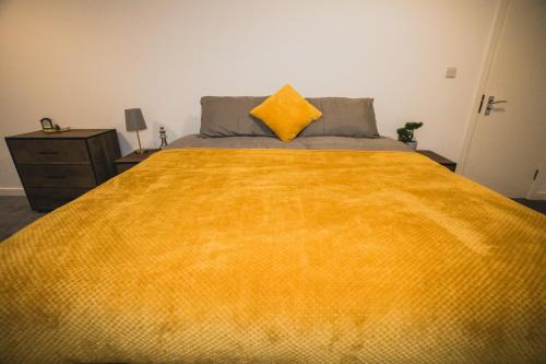 Stoke-on-Trent House | Large Room in Shared House