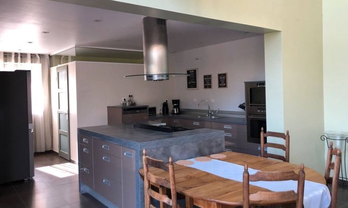 Domqueur House | Large self-catering cottage with heated indoor pool