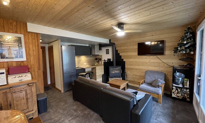 Laveissiere Ski Chalet | Large semi-detached chalet in quiet and sunny area