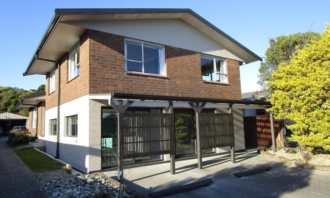 Hokitika House | Large Spacious House