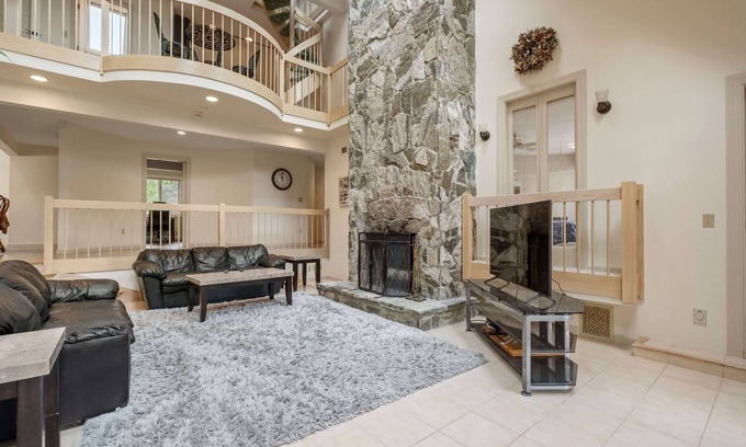 South Down Shores House | Large Stunning Home with Hot Tub, Sauna, perfect for families and year round vacations in Laconia.