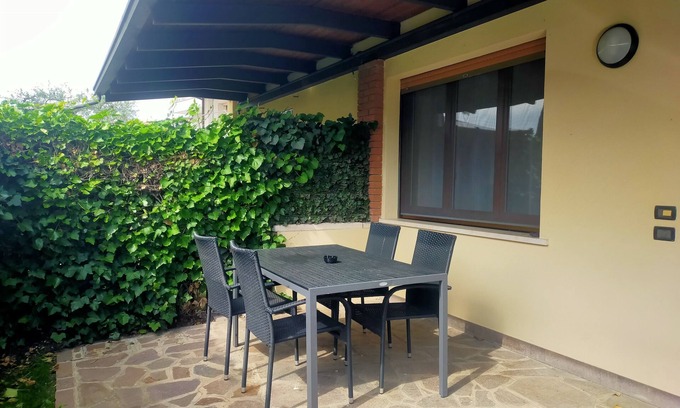 Colombare Apartment | Large three-room apartment up to 6 beds in Sirmione, pets allowed.