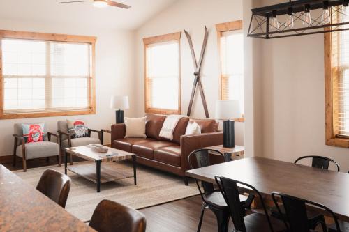 Driggs House | Large & Updated Driggs Condo Close to Town! 40 miles to Grand Teton!