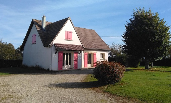 Champignelles House | Large vacation home with wooded garden.