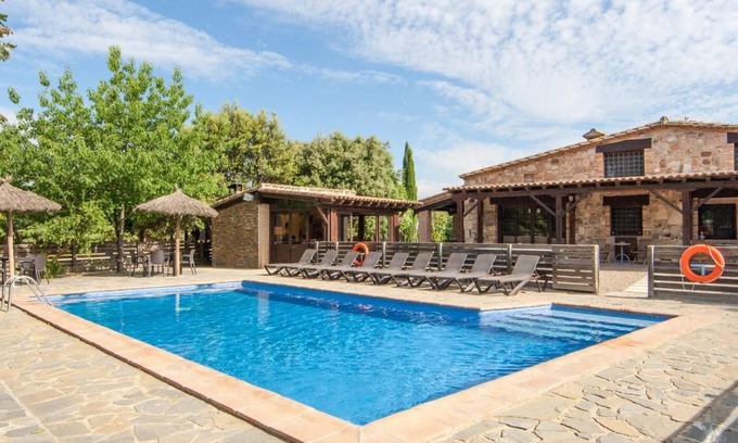 Riudarenes Villa | Large villa for 20pax, 45min from Barcelona, ​BBQ, WiFi