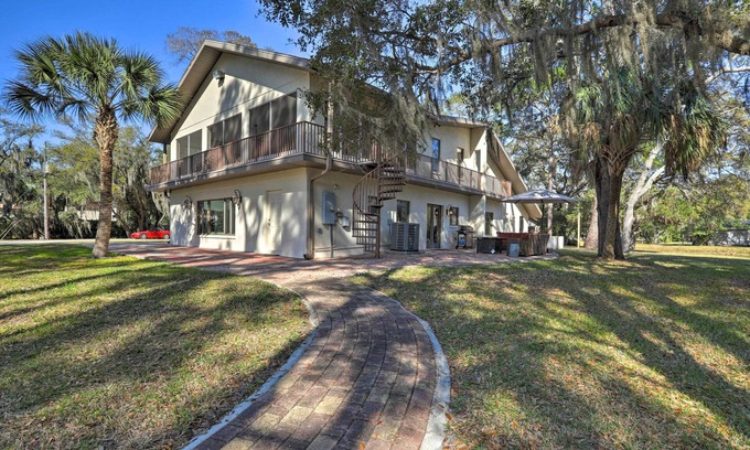 Seminole House | Largo Home + Outdoor Oasis: ‘The Peacock Farm’