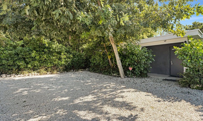 Rock Harbor House | Largo Loft Summary: W