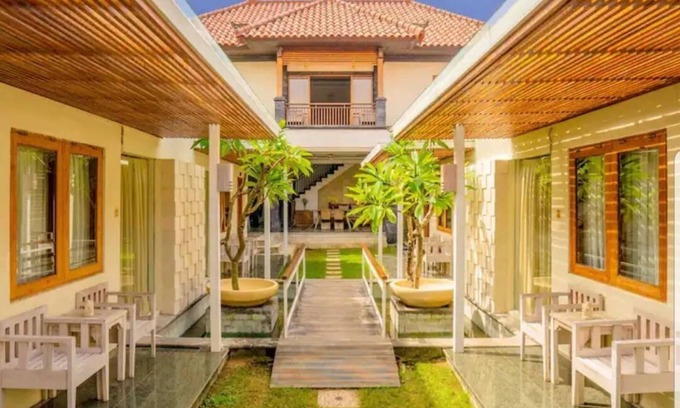 Dewi Sri Villa | Largr 6 Bedrooms & 6 bathrooms villa, Legian.