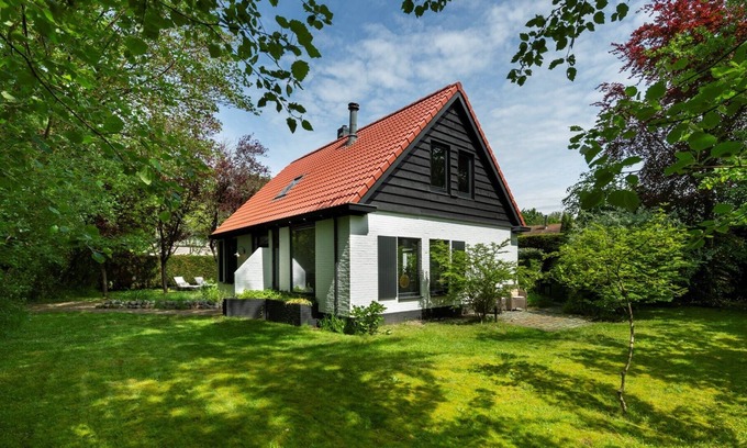 Nieuw-Haamstede House | Larixweg 4 holiday villa on a unique location near the sea