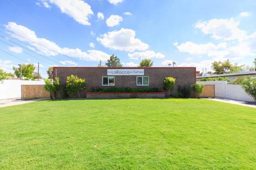 Camelback East Apartment | LaRocco On Turney Biltmore