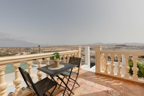 Bahia Calma House | Las Arenas Family