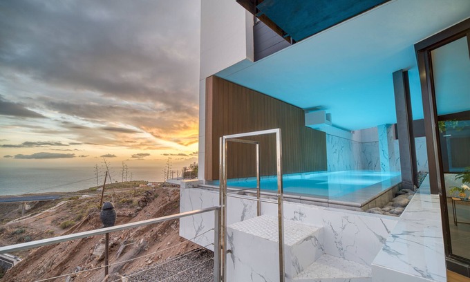 Adeje Villa | LAST MINUTE - Design villa, climatized pool, sea views 6 pers.