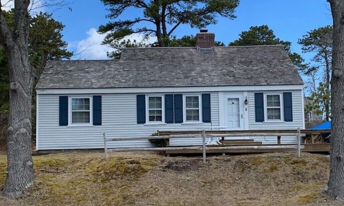 Hyannis Port Cottage | Late Season Special 199 per night! Hyannis Port Cottage with Ocean View!