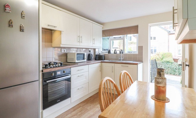 Ilkeston Cottage | Lavender Cottage