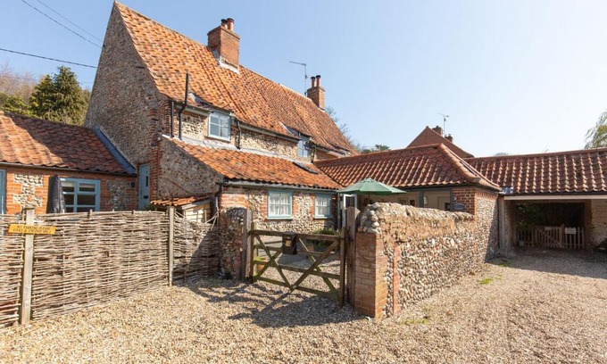 Stiffkey House | Lavender Cottage