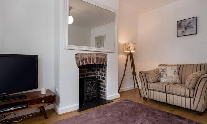 Llandudno Cottage | Lavender Terrace - Two Bedroom Cottage, Sleeps 4