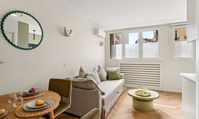 Auteuil Apartment | Lavie Maison AC & Eiffel