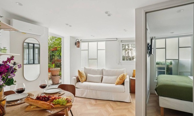 Auteuil Apartment | Lavie Maison AC & Terrace