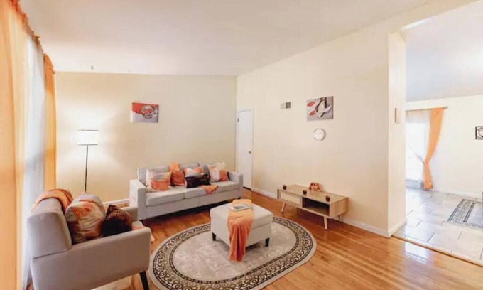 Florissant House | Lavish Stay