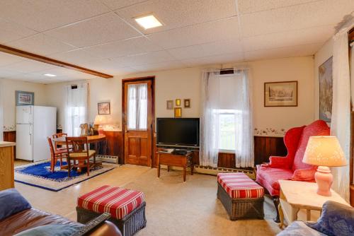 Millerton Apartment | Lawrenceville Apartment with Deck Near Gaming Lands!