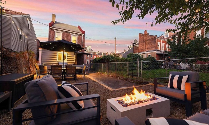 Lawrenceville House | Lawrenceville Gem: 2 Kings & Cozy Yard