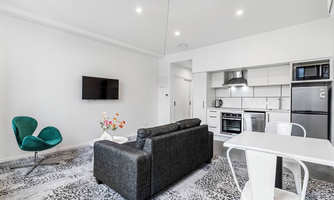 Avondale Cottage | Layard Apartments 523 – West Auckland Apartment
