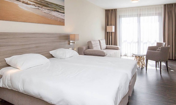 Callantsoog Hotel | Lazy Beach Days w/Relaxing Pool, Coastline & Ooghduyne Golf | 2 Units