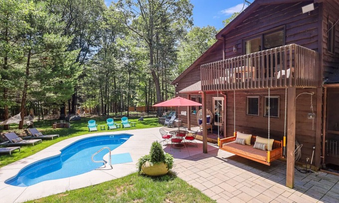 Stroudsburg House | Lazy Bear Lodge Resort