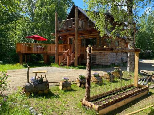 Talkeetna House | Lazy Bear Retreat at Talkeetna Lodge